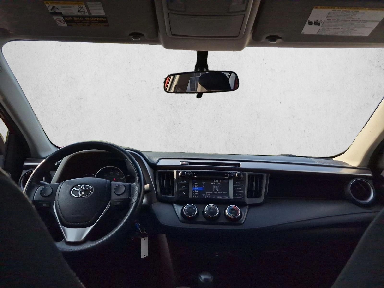 Thumbnail: 2016 Toyota RAV4 - 3