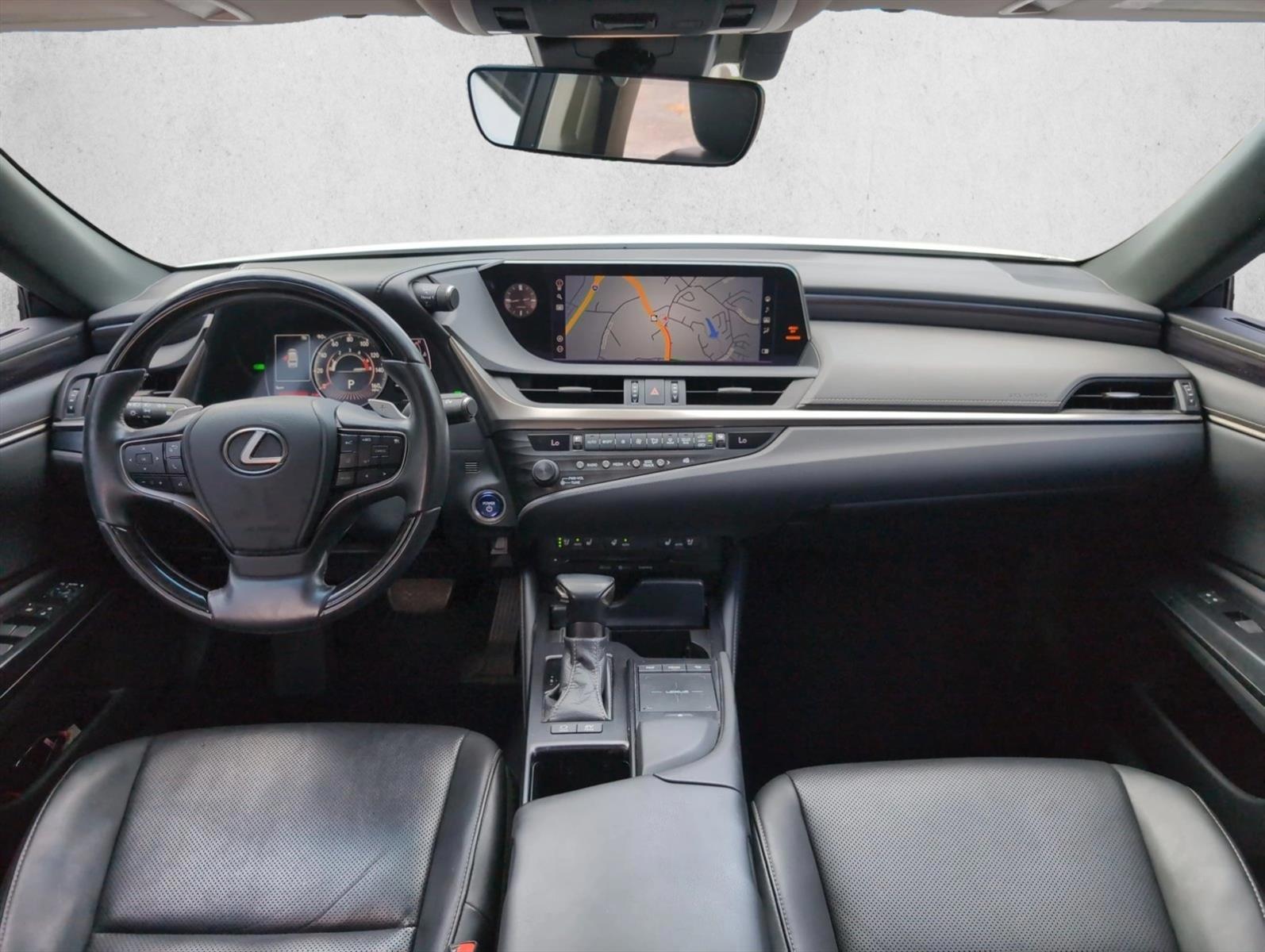 Thumbnail: 2020 Lexus ES - 4