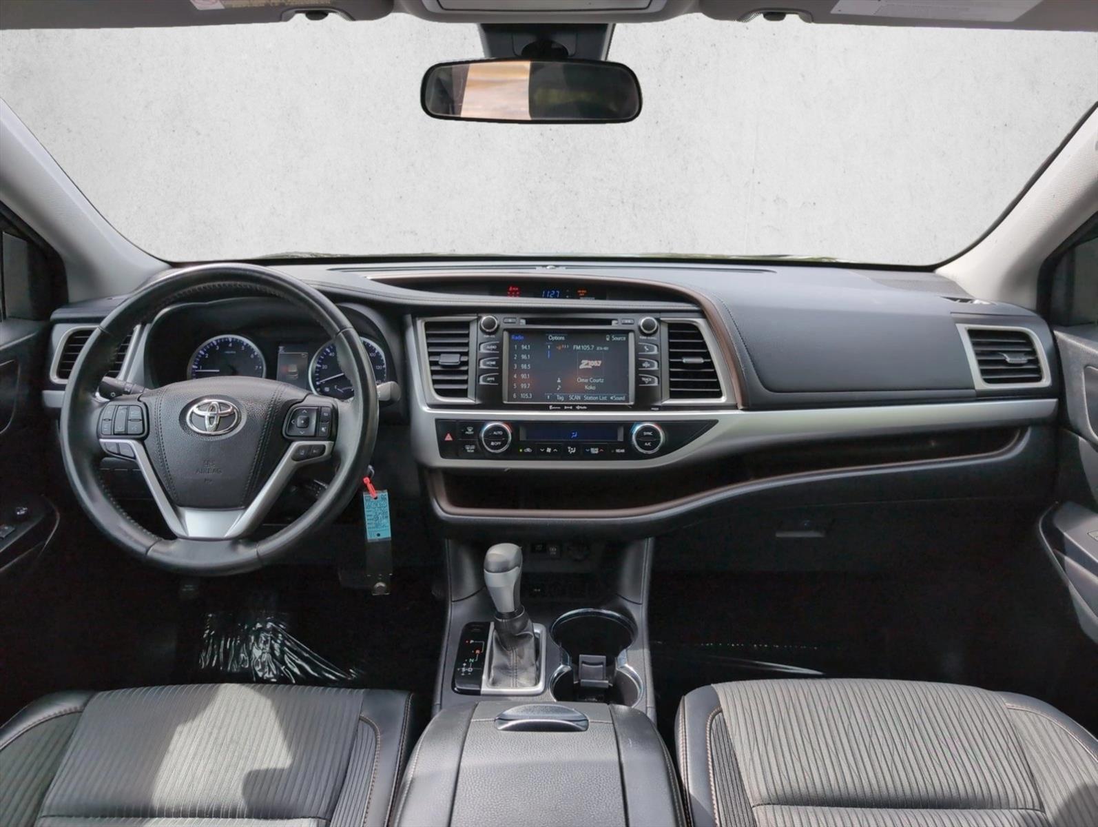 Thumbnail: 2017 Toyota Highlander - 4