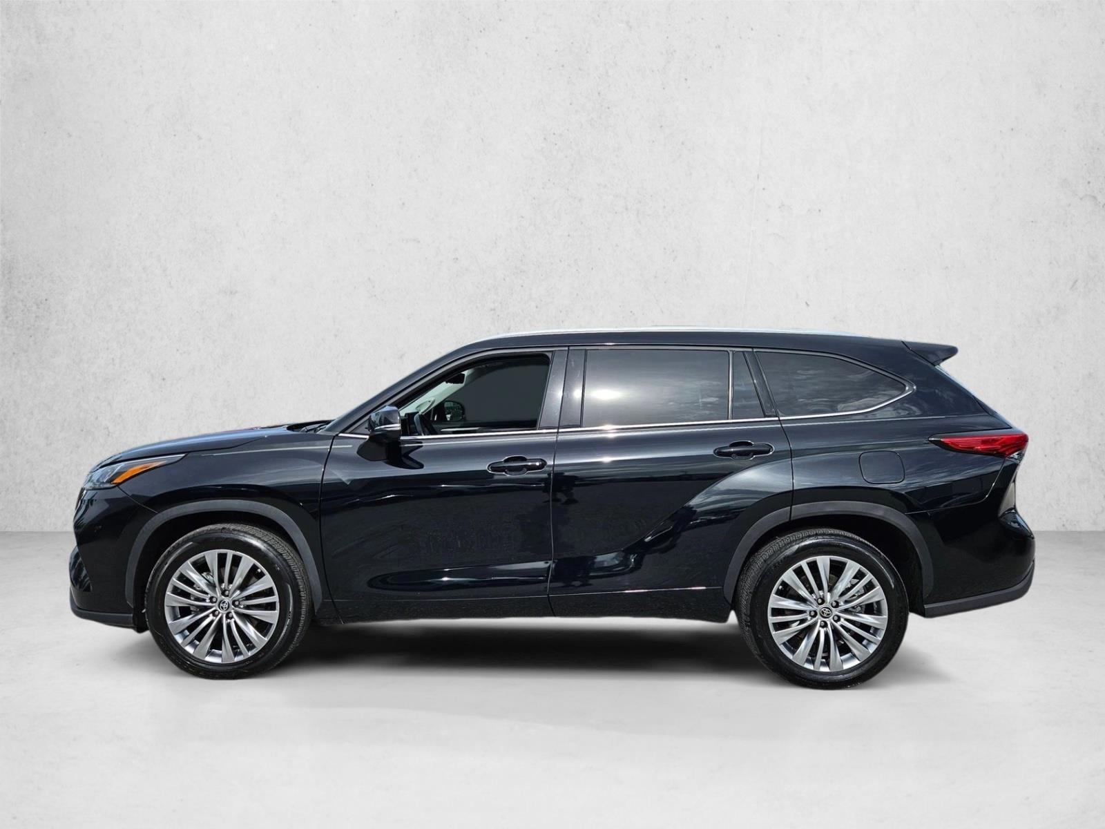 Thumbnail: 2023 Toyota Highlander - 2
