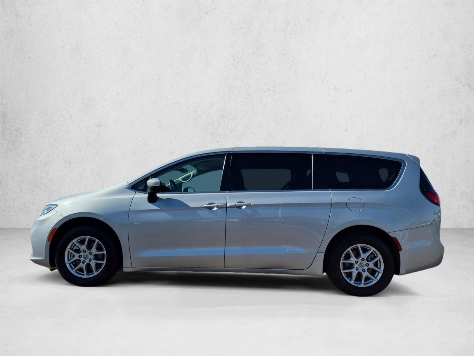Thumbnail: 2023 Chrysler Pacifica - 2