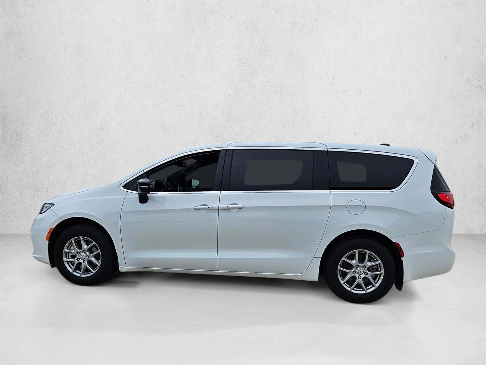 Thumbnail: 2026 Chrysler Pacifica - 2