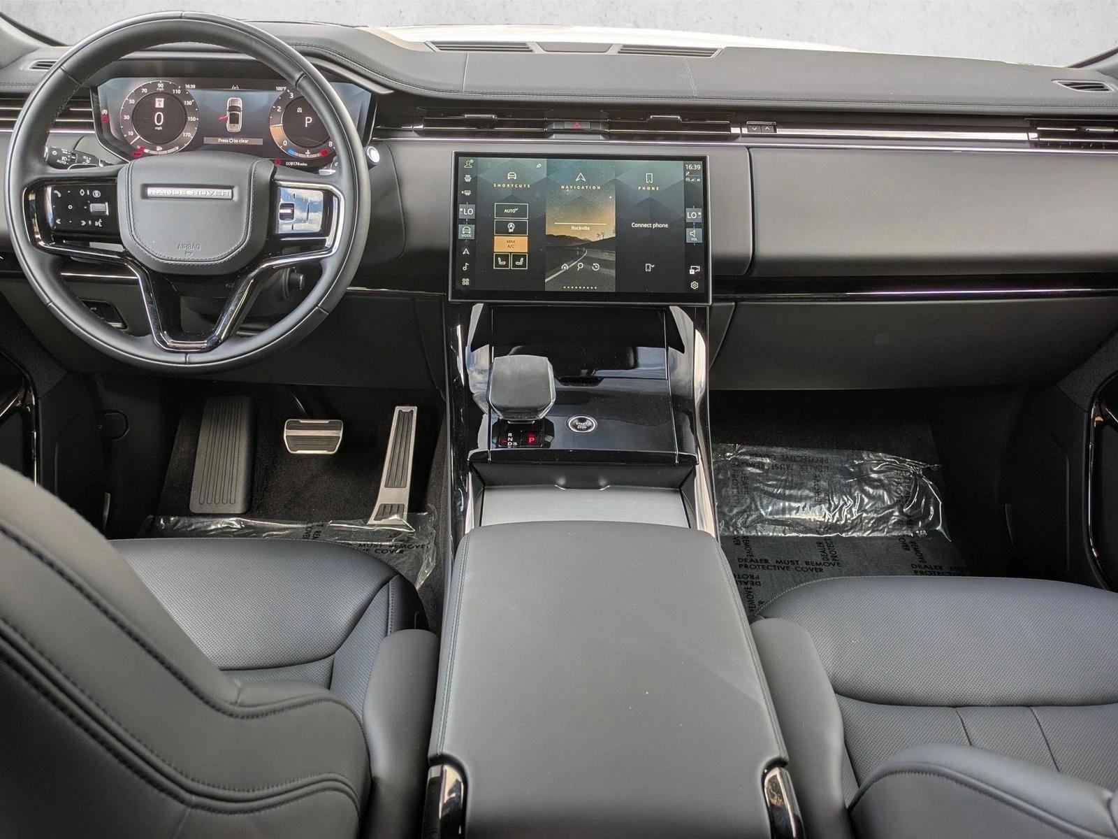 Thumbnail: 2025 Land Rover Range Rover Sport - 4