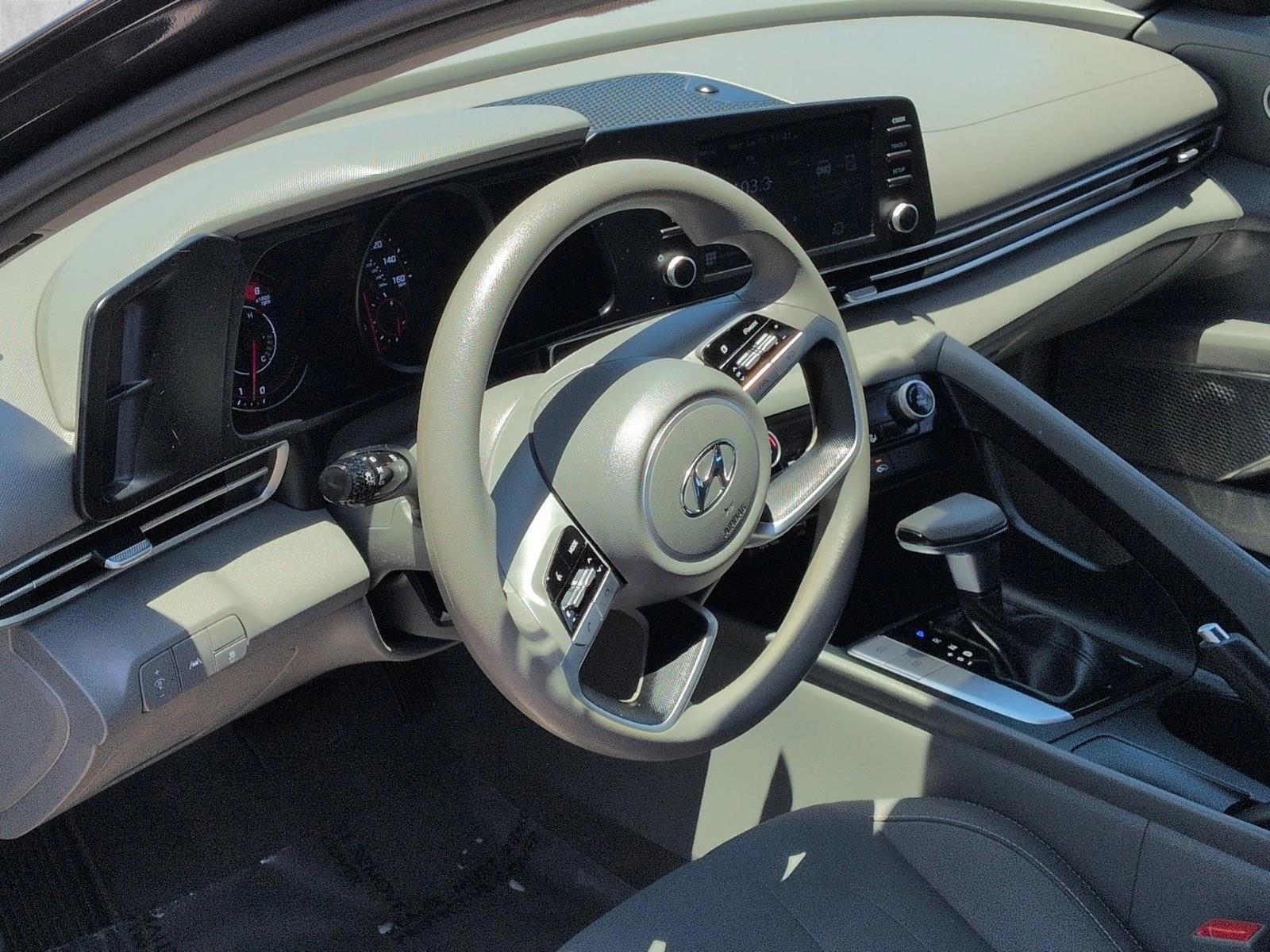 Thumbnail: 2021 Hyundai Elantra - 3