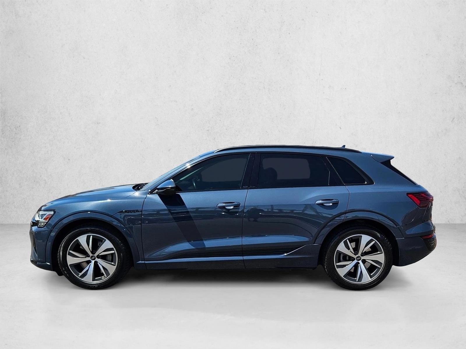 Thumbnail: 2024 Audi Q8 e-tron - 2