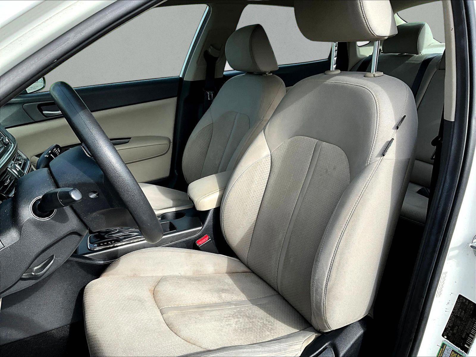 2016 Kia Optima LX - Photo 24