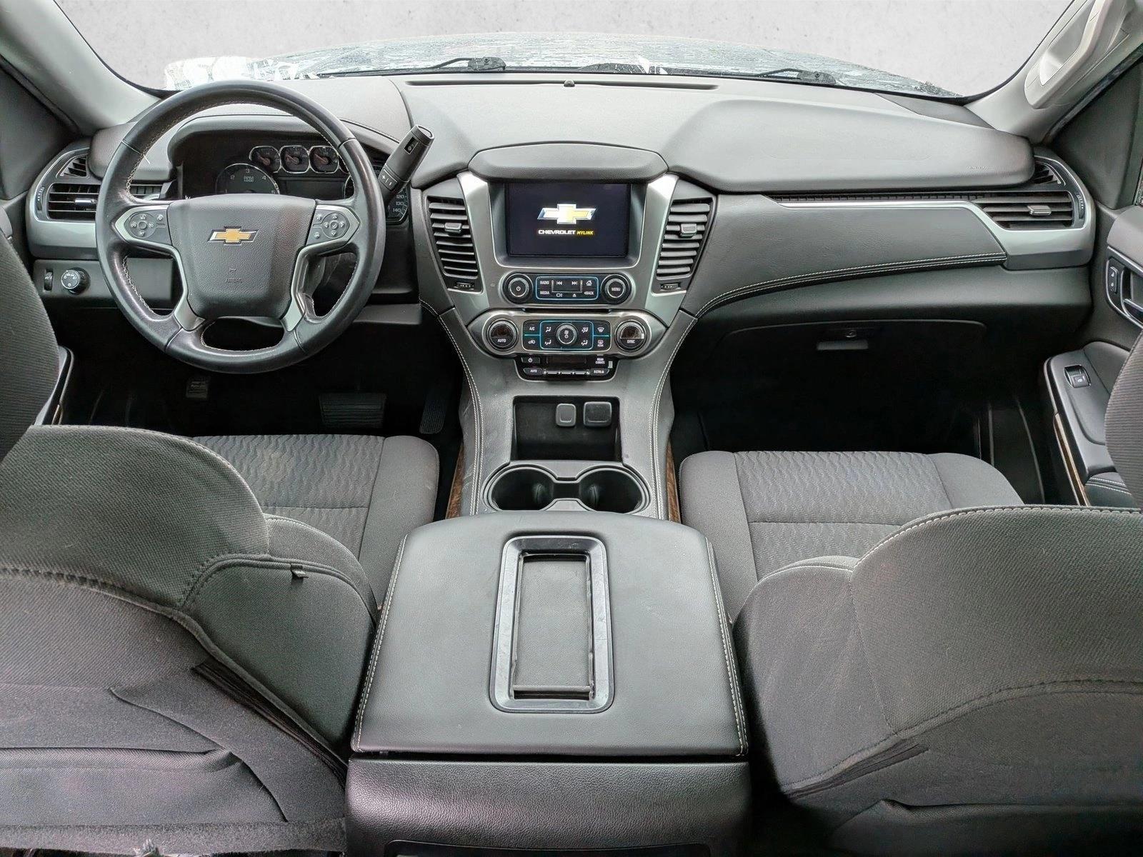 Thumbnail: 2019 Chevrolet Tahoe - 3
