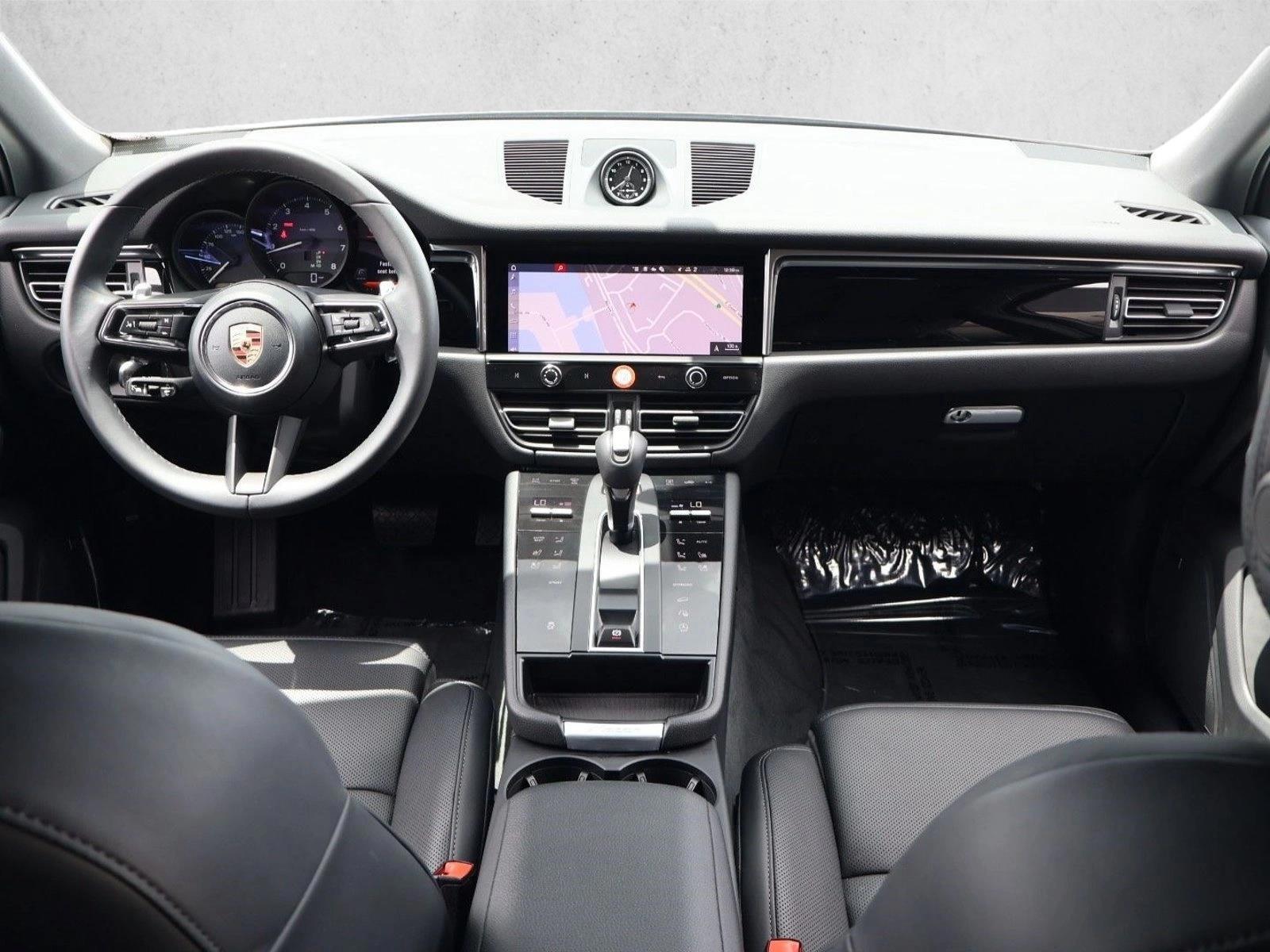 Thumbnail: 2026 Porsche Macan - 5