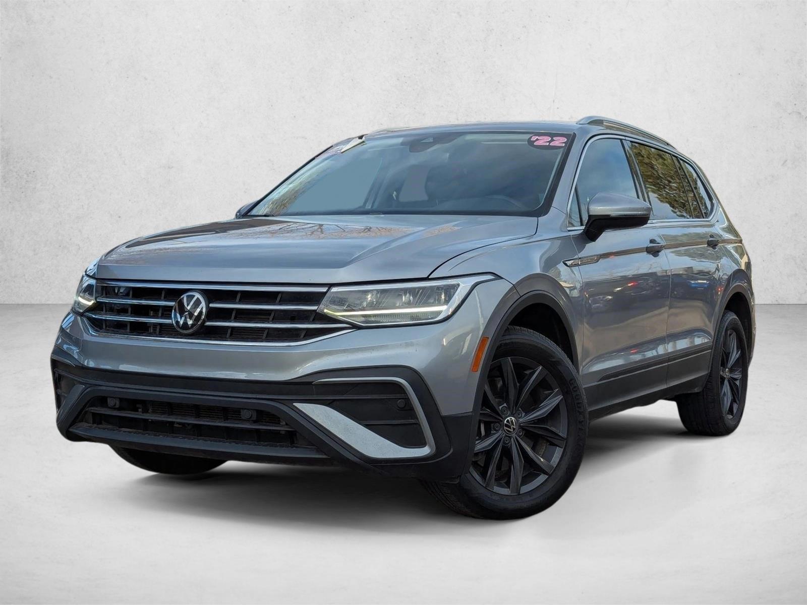 Thumbnail: 2022 Volkswagen Tiguan - 1