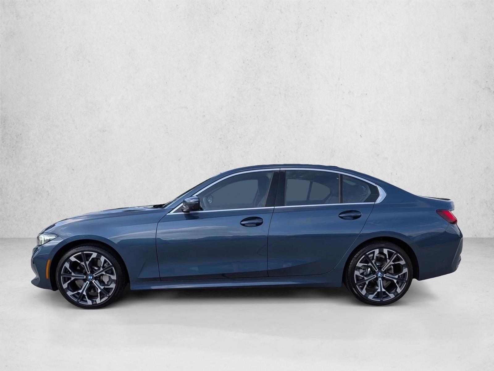 Thumbnail: 2025 BMW 3 Series - 2