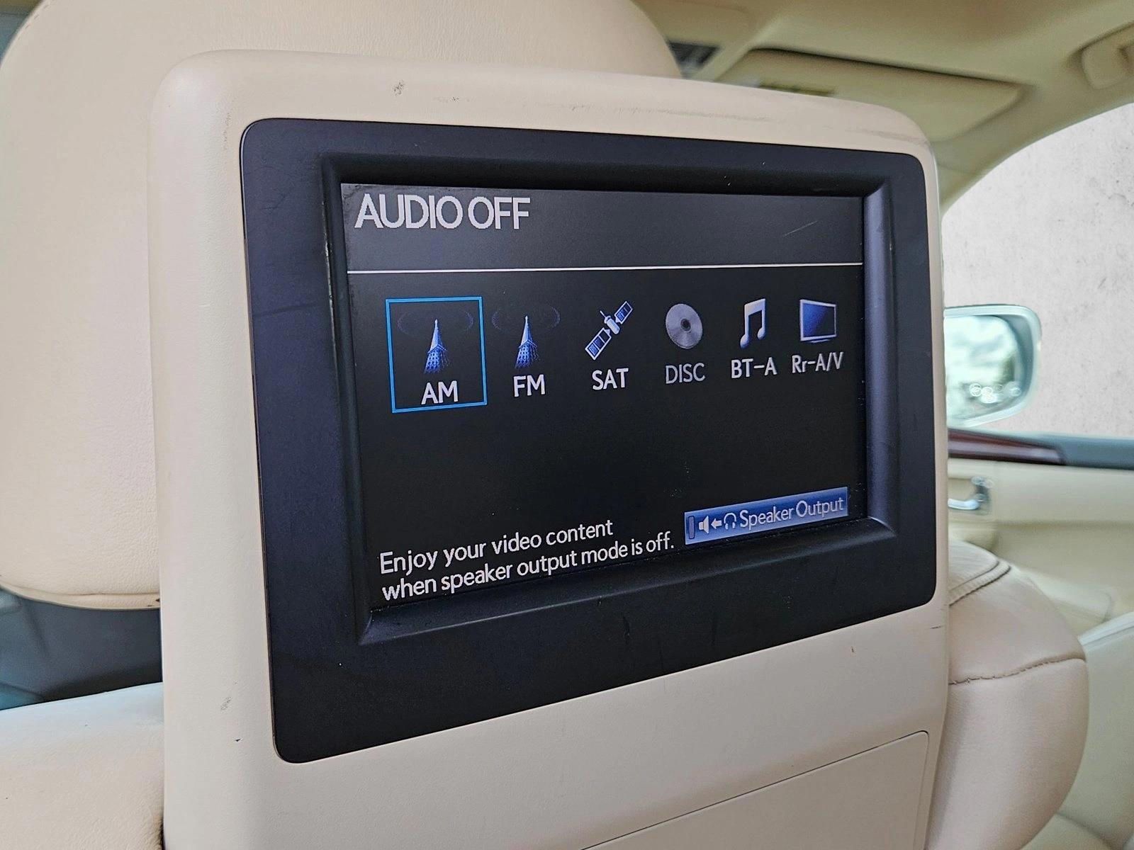 2013 Lexus LX 570 - Photo 21