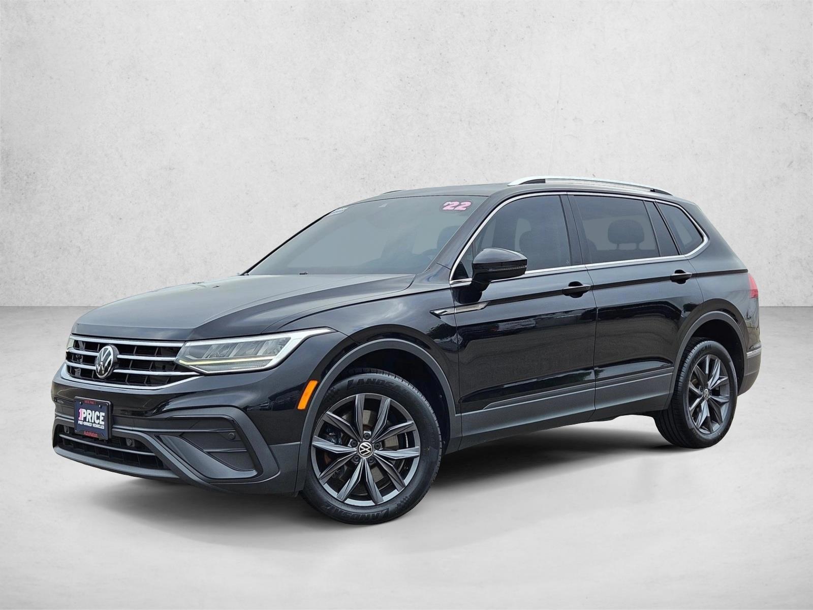 Thumbnail: 2022 Volkswagen Tiguan - 1