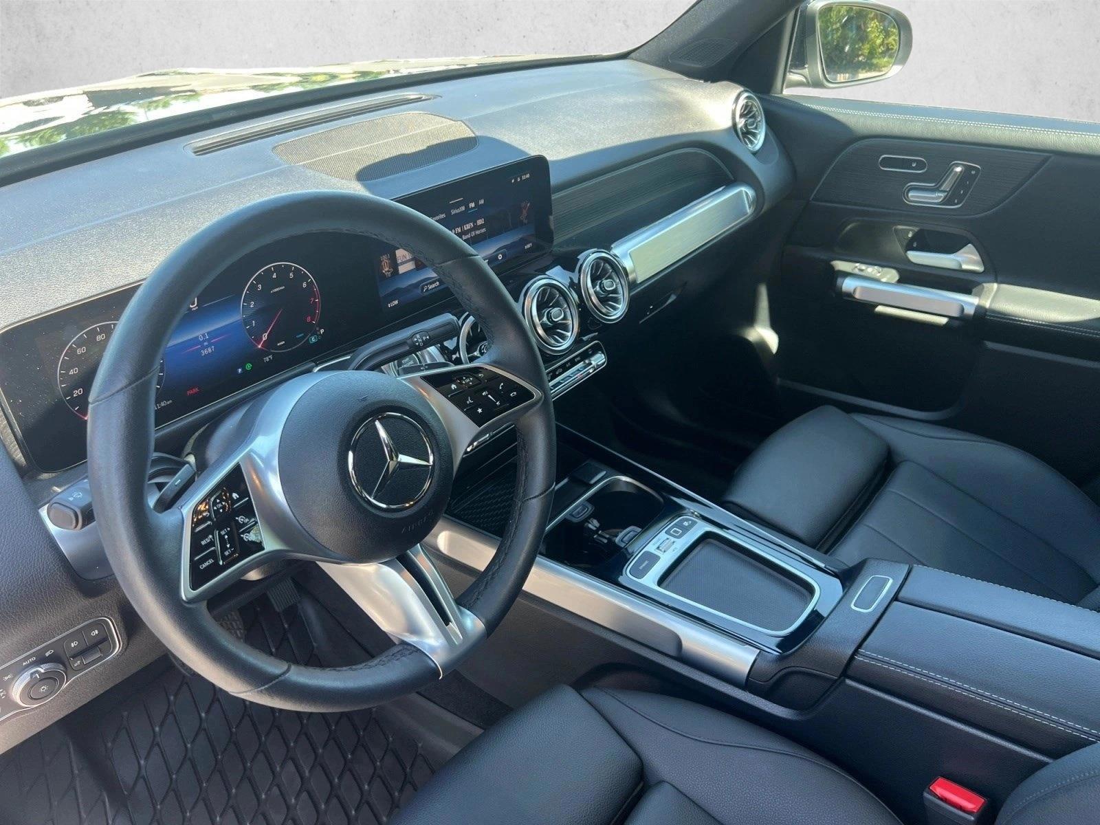 Thumbnail: 2026 Mercedes-Benz GLB - 3