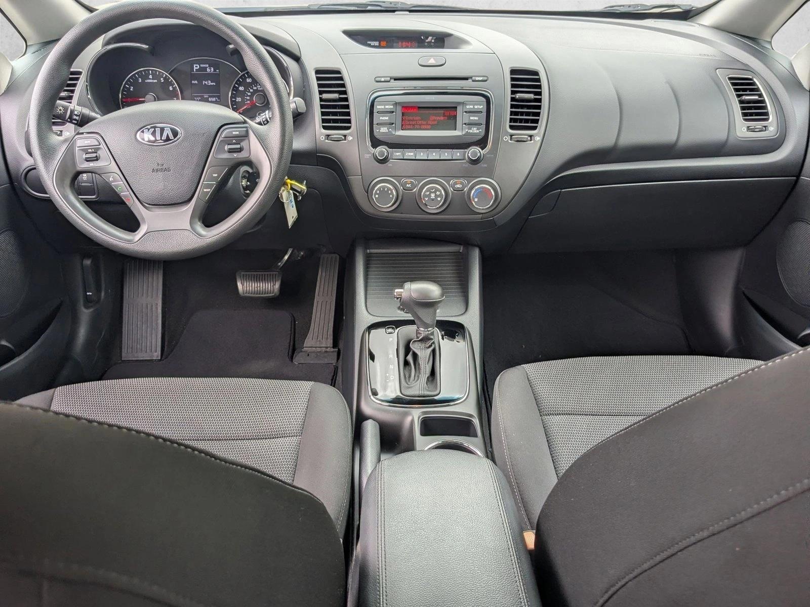 Thumbnail: 2017 Kia Forte - 4