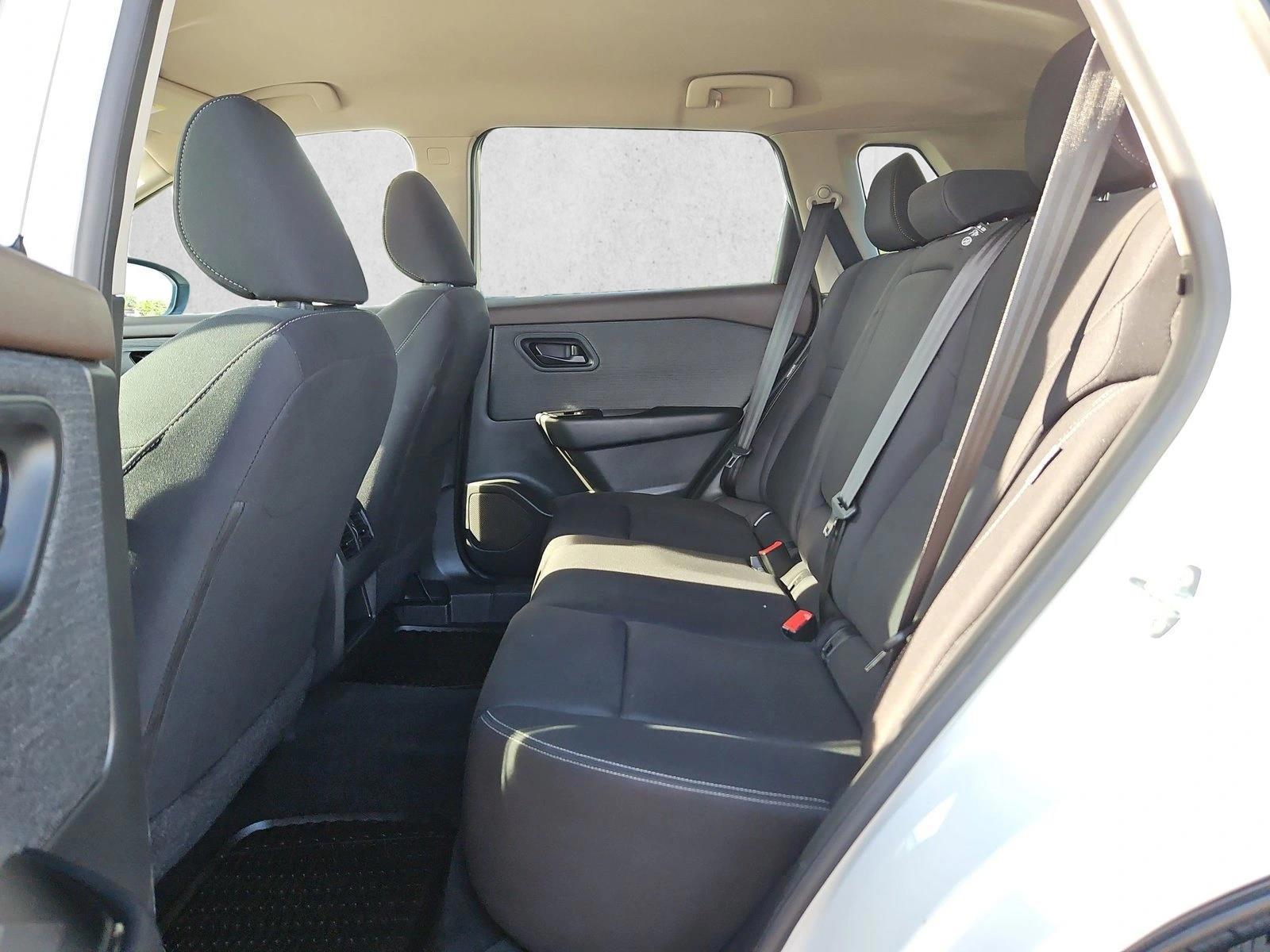 2023 Nissan Rogue S - Photo 17