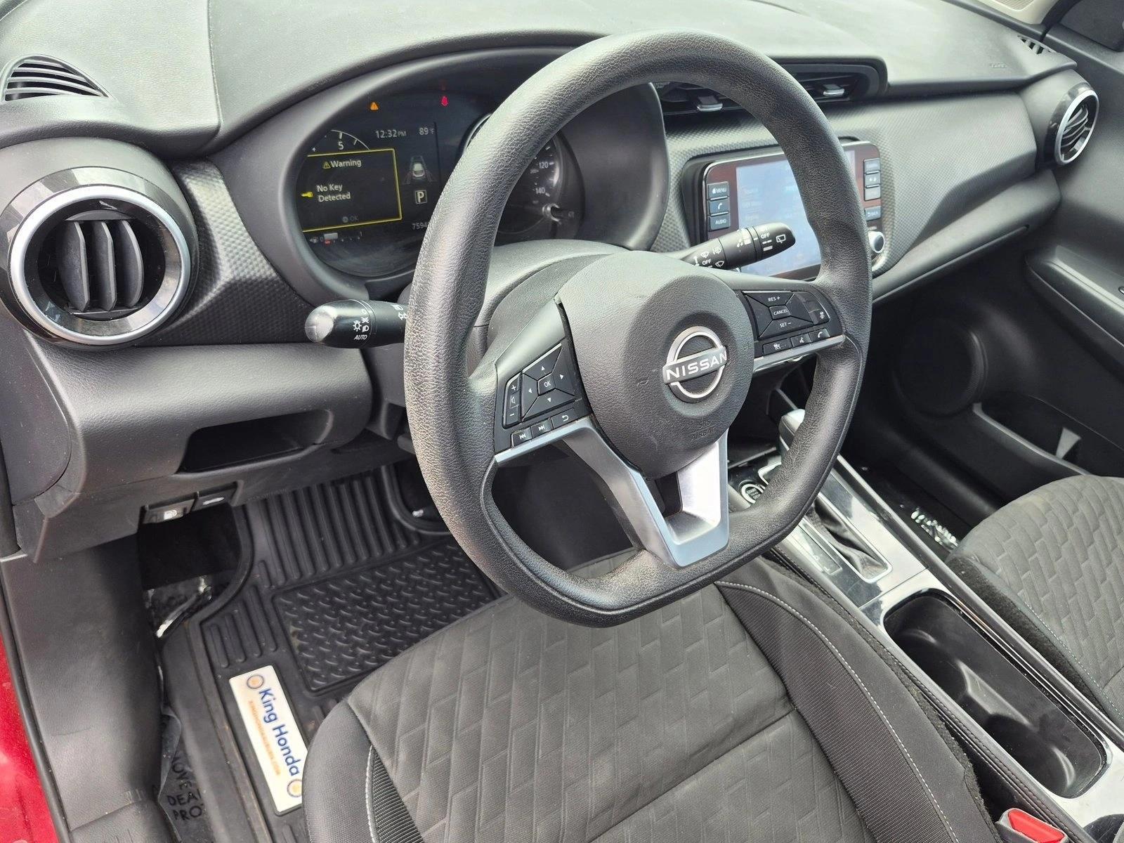 Thumbnail: 2023 Nissan Kicks - 3