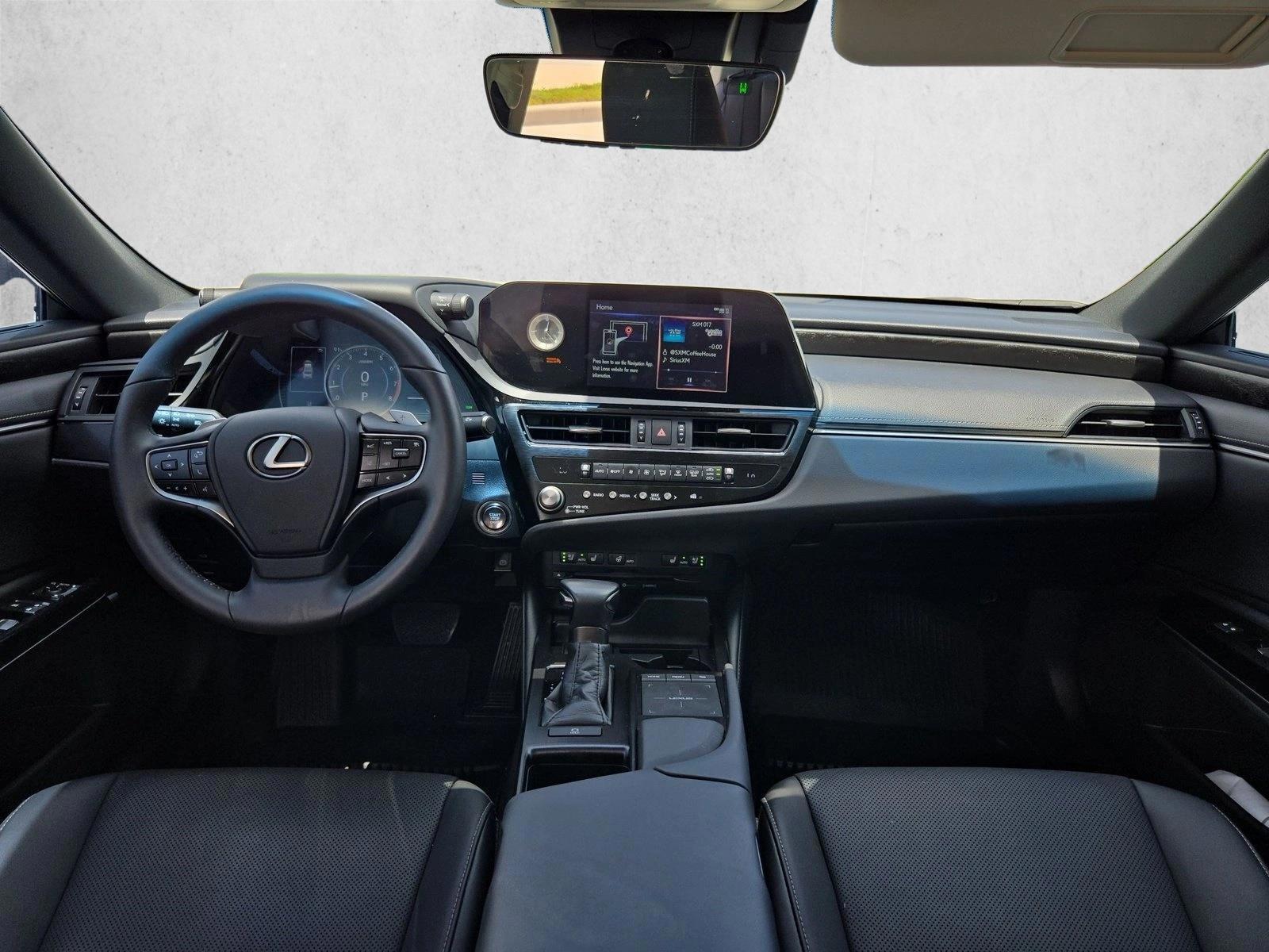 Thumbnail: 2022 Lexus ES - 3