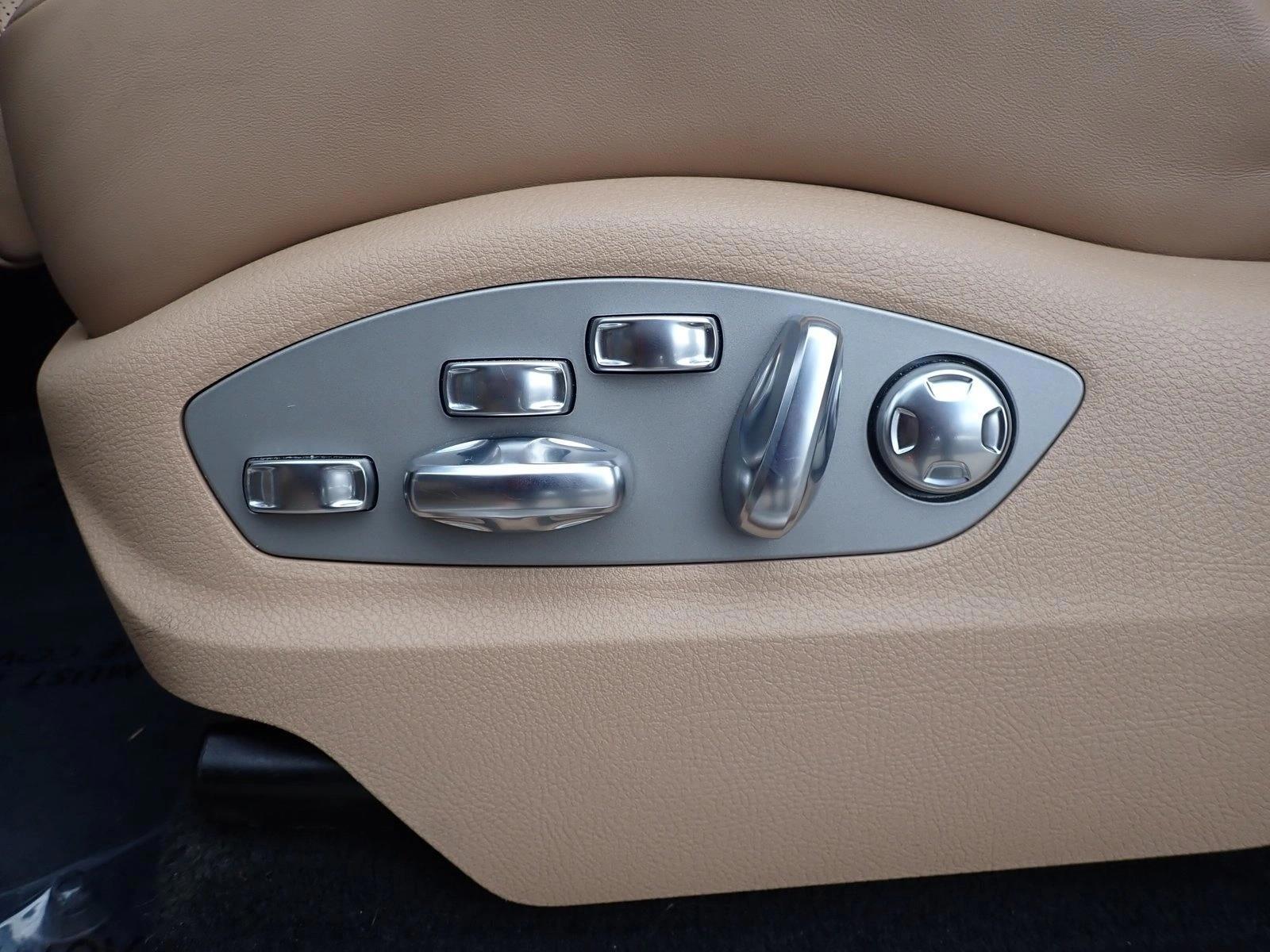 Thumbnail: 2022 Porsche Macan - 3