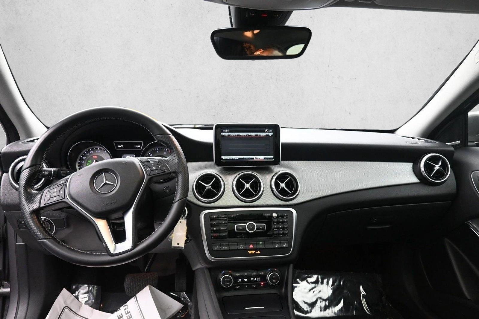 Thumbnail: 2015 Mercedes-Benz GLA - 4