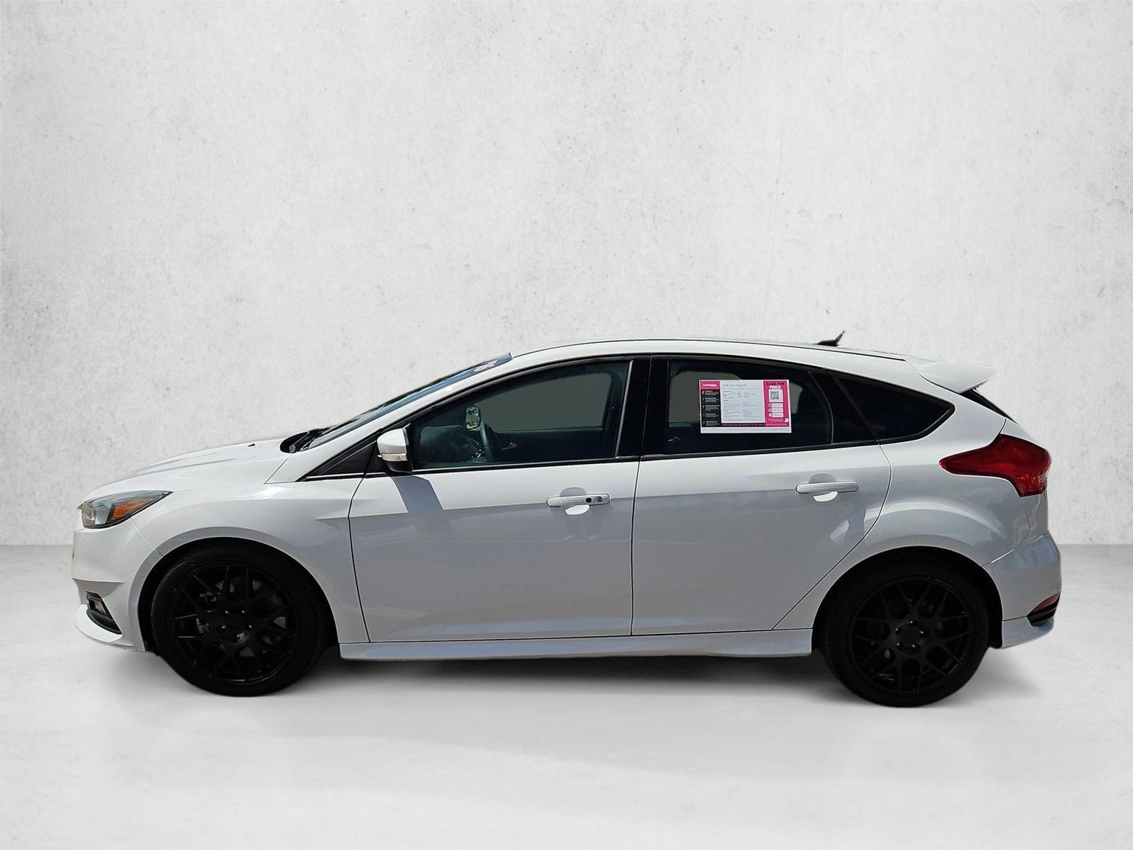 Thumbnail: 2016 Ford Focus - 2