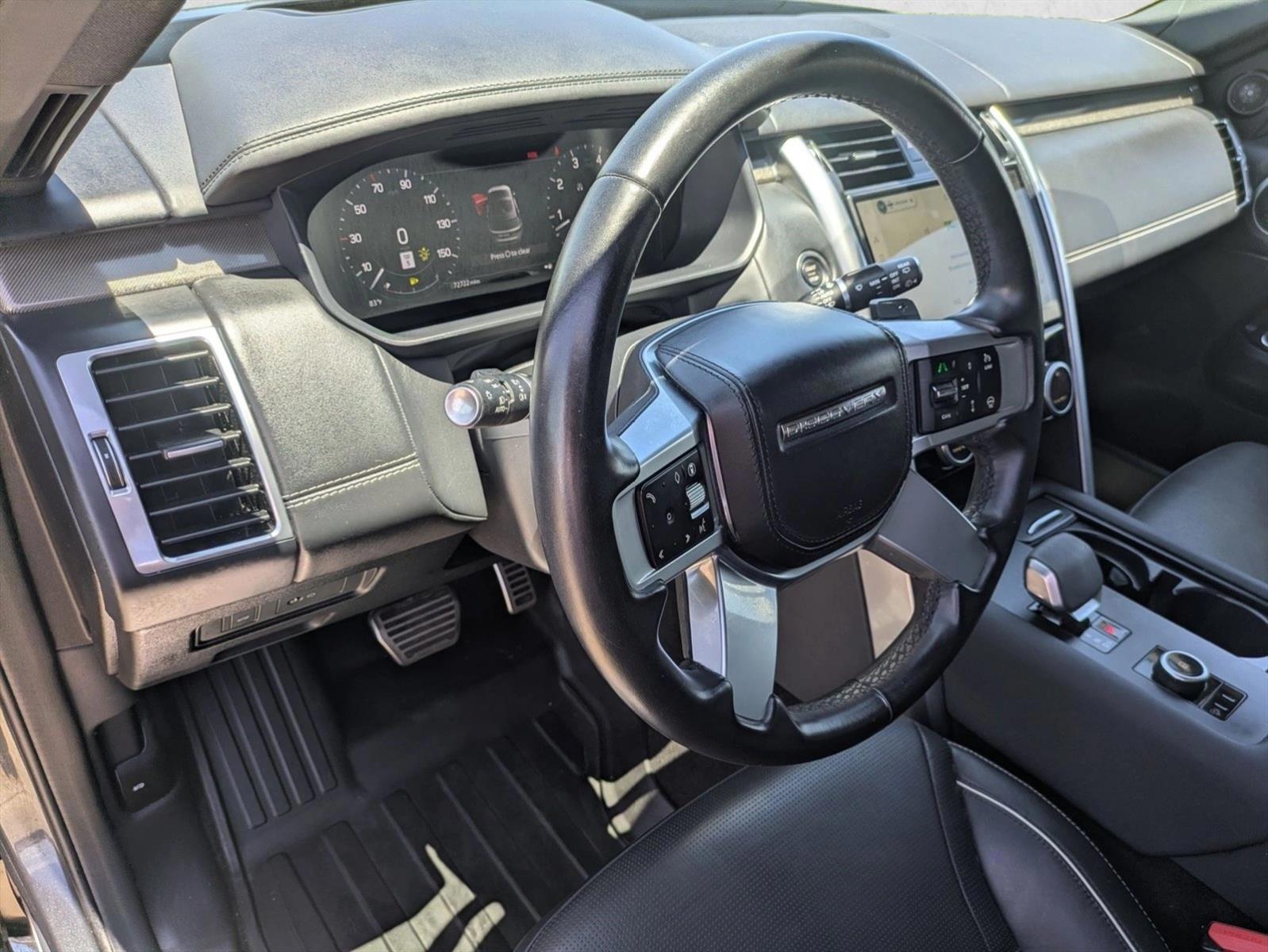 Thumbnail: 2024 Land Rover Discovery - 3