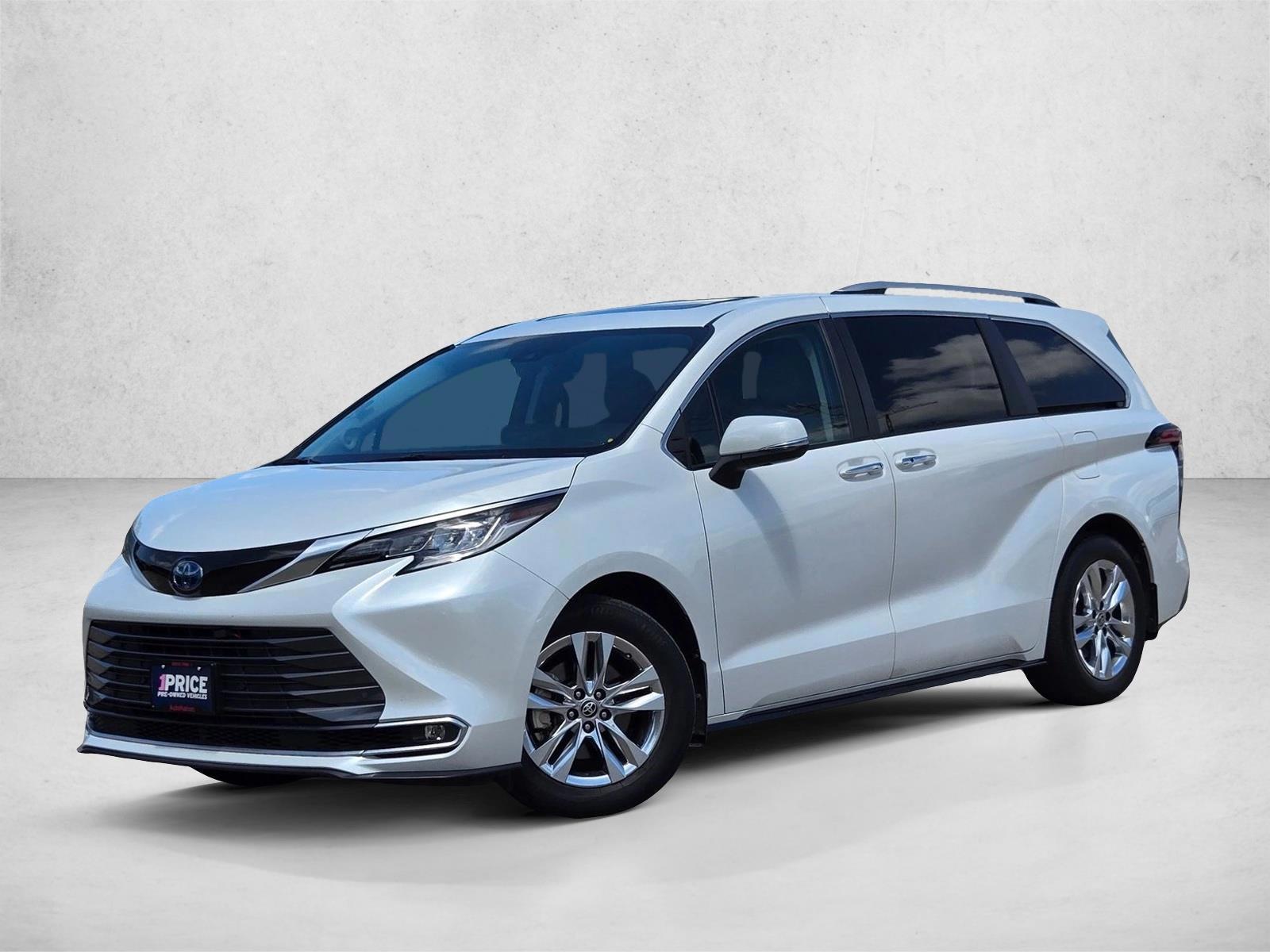Thumbnail: 2023 Toyota Sienna - 1