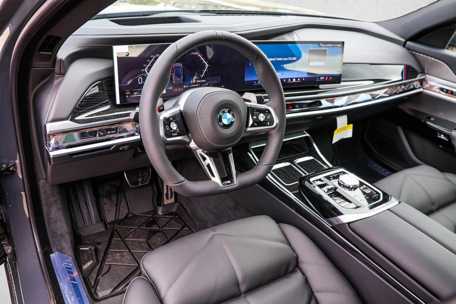 Thumbnail: 2026 BMW 7 Series - 3