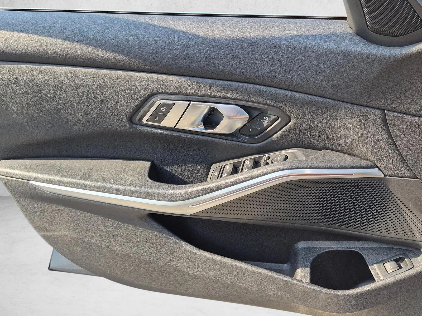 2023 BMW 3 Series 330i - Photo 10