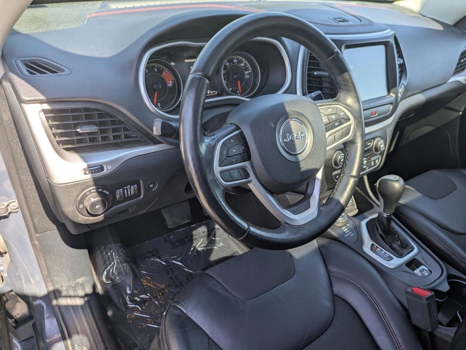 Thumbnail: 2017 Jeep Cherokee - 3