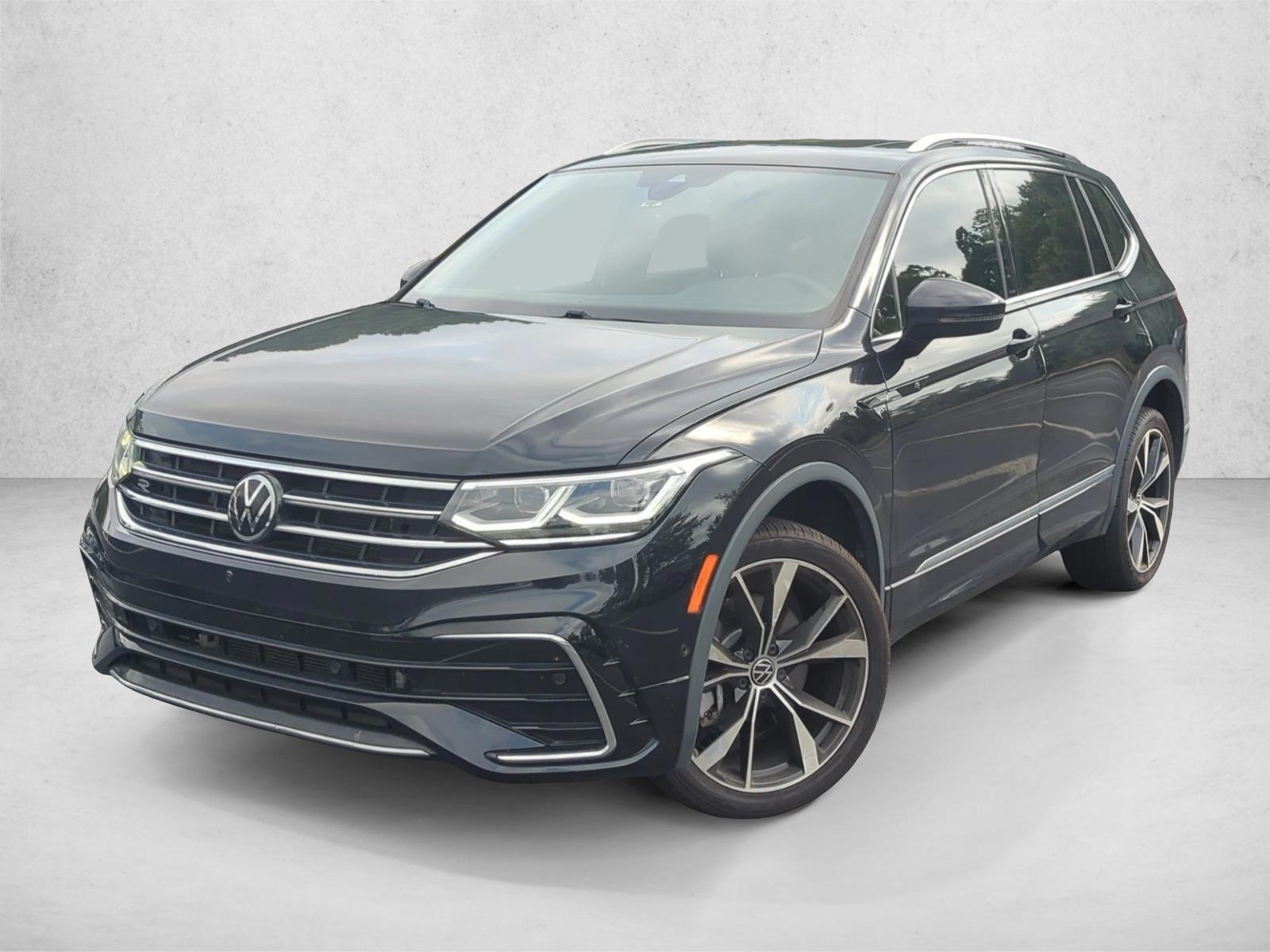 Thumbnail: 2022 Volkswagen Tiguan - 1