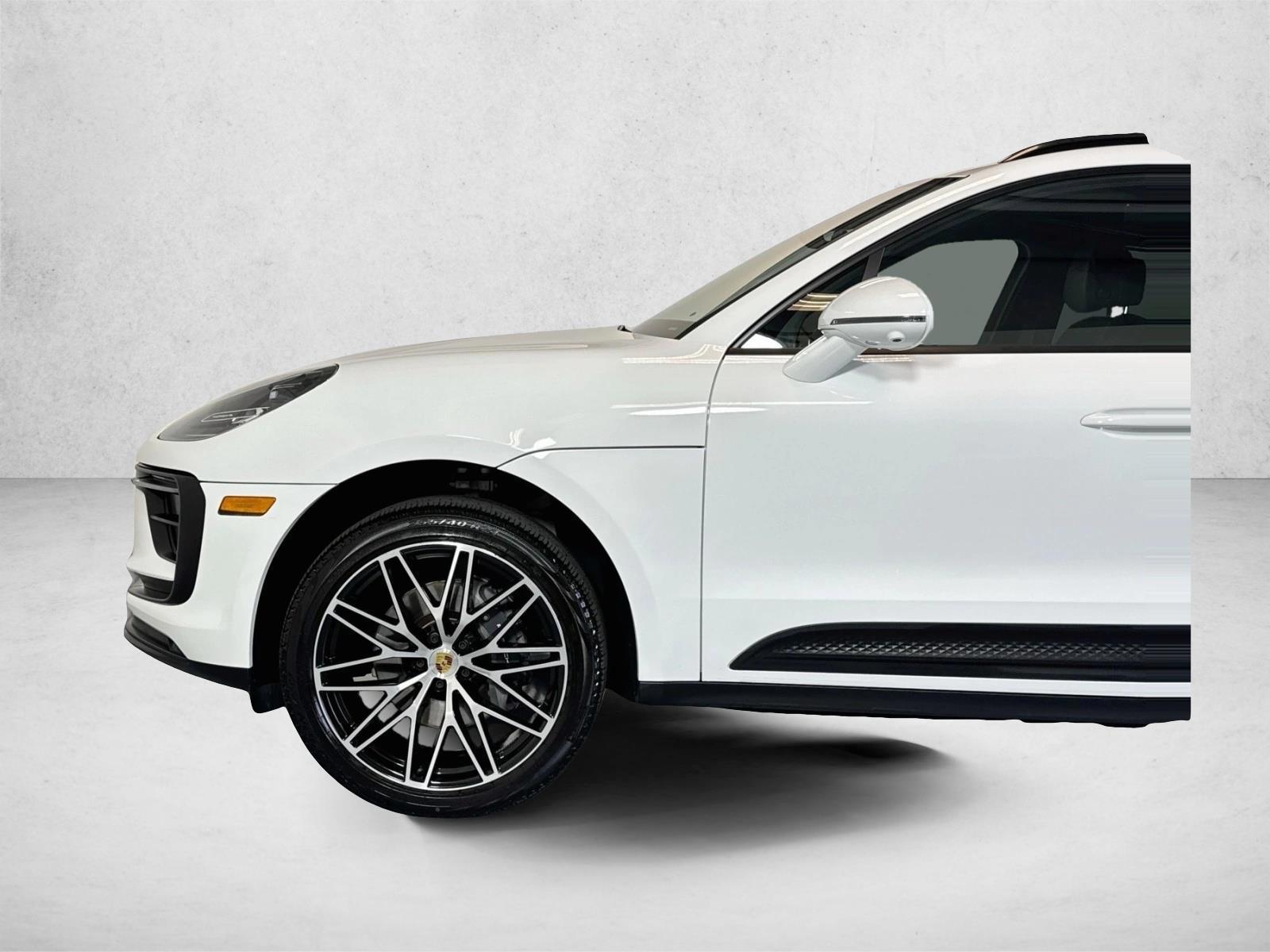 Thumbnail: 2026 Porsche Macan - 2