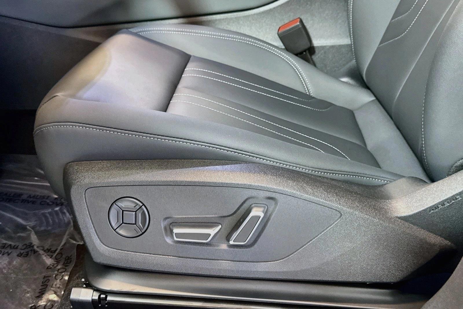 Thumbnail: 2026 Audi Q3 - 4