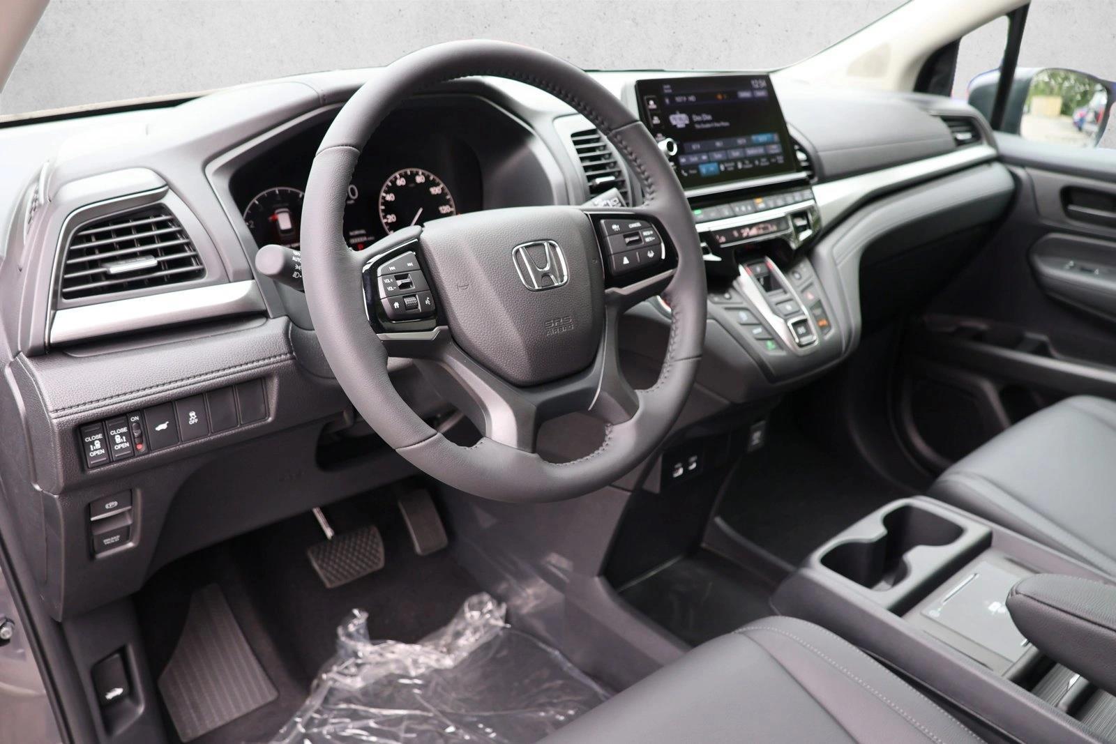 Thumbnail: 2026 Honda Odyssey - 3