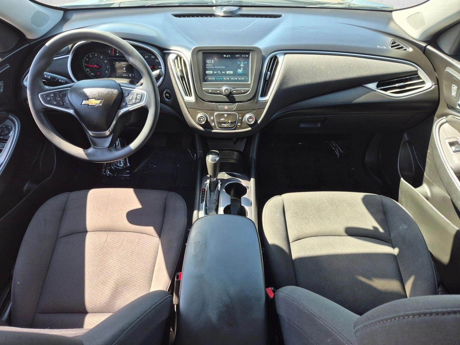 Thumbnail: 2018 Chevrolet Malibu - 3