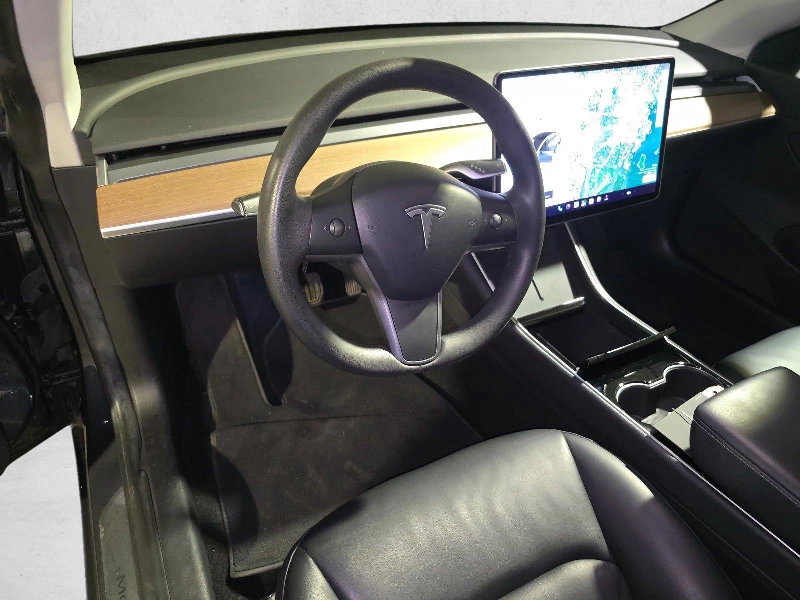 Thumbnail: 2020 Tesla Model 3 - 4