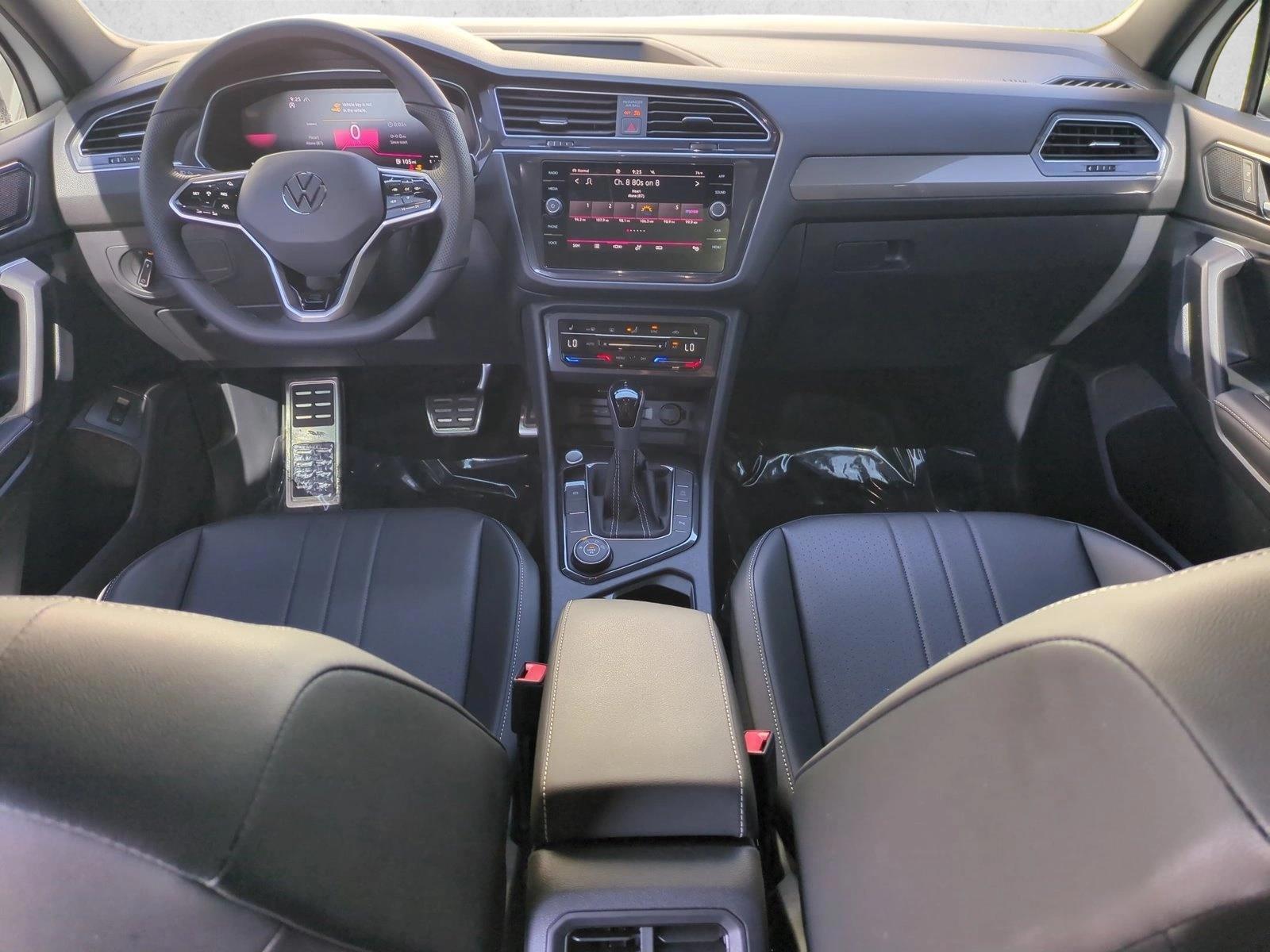 Thumbnail: 2024 Volkswagen Tiguan - 3
