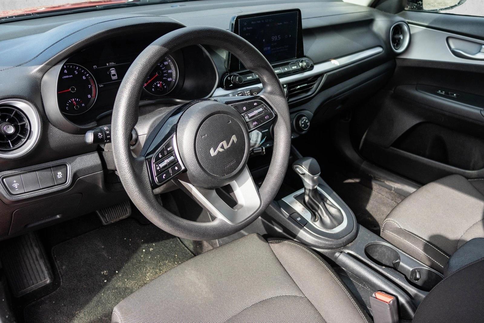 Thumbnail: 2024 Kia Forte - 3