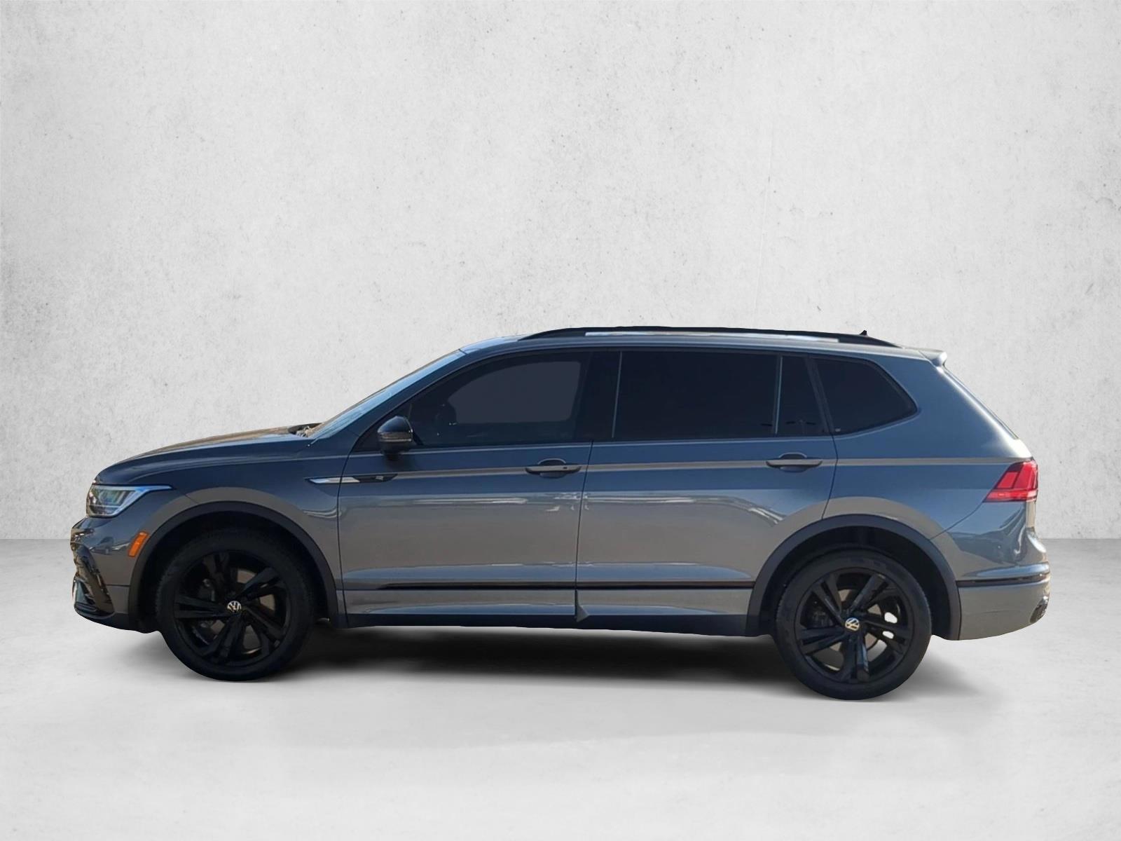Thumbnail: 2023 Volkswagen Tiguan - 2