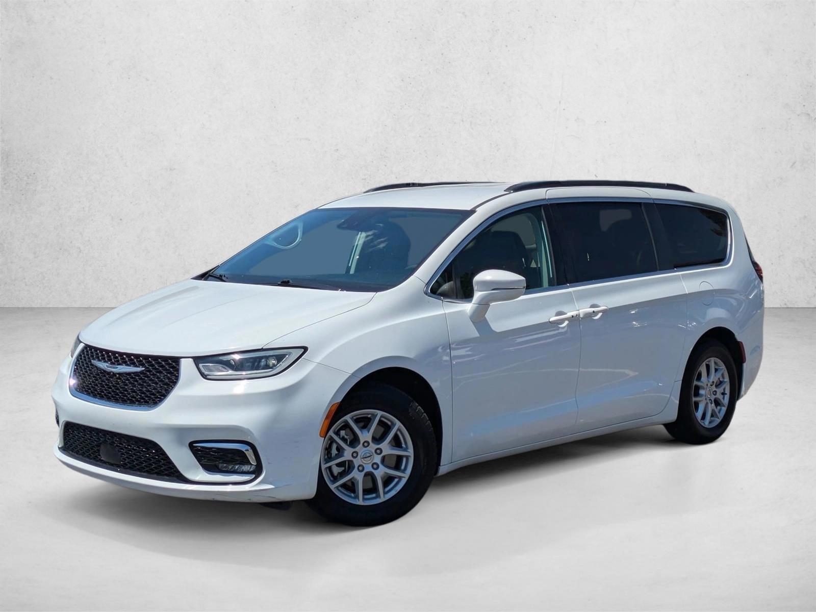 2022 Chrysler Pacifica Touring L's photo