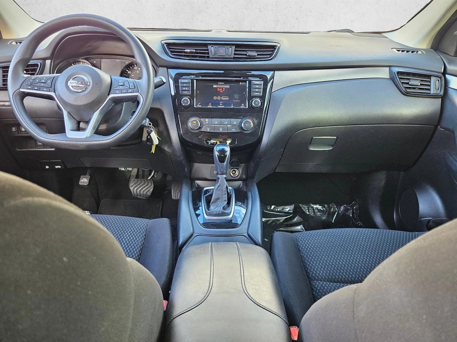 Thumbnail: 2020 Nissan Rogue Sport - 3