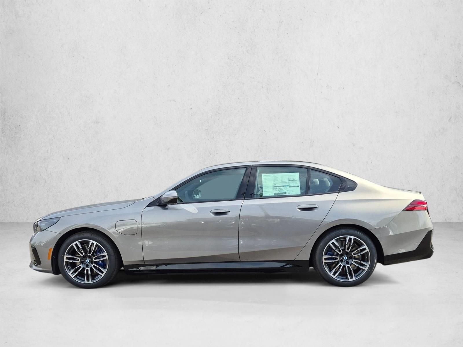 Thumbnail: 2027 BMW 5 Series - 2