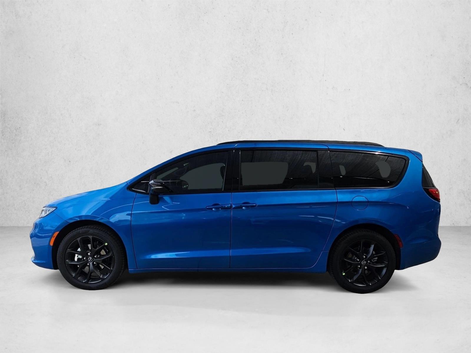 Thumbnail: 2026 Chrysler Pacifica - 2