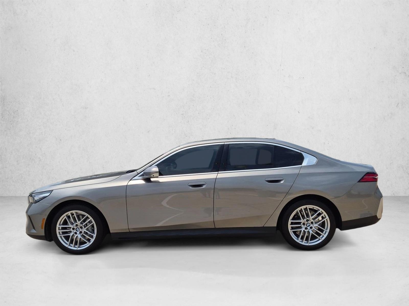 Thumbnail: 2024 BMW 5 Series - 2