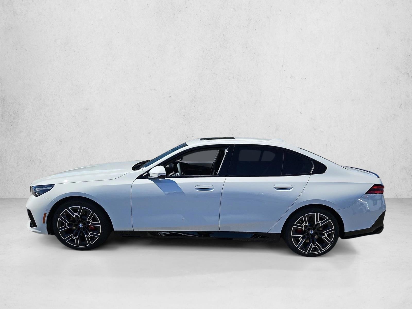 Thumbnail: 2027 BMW 5 Series - 2