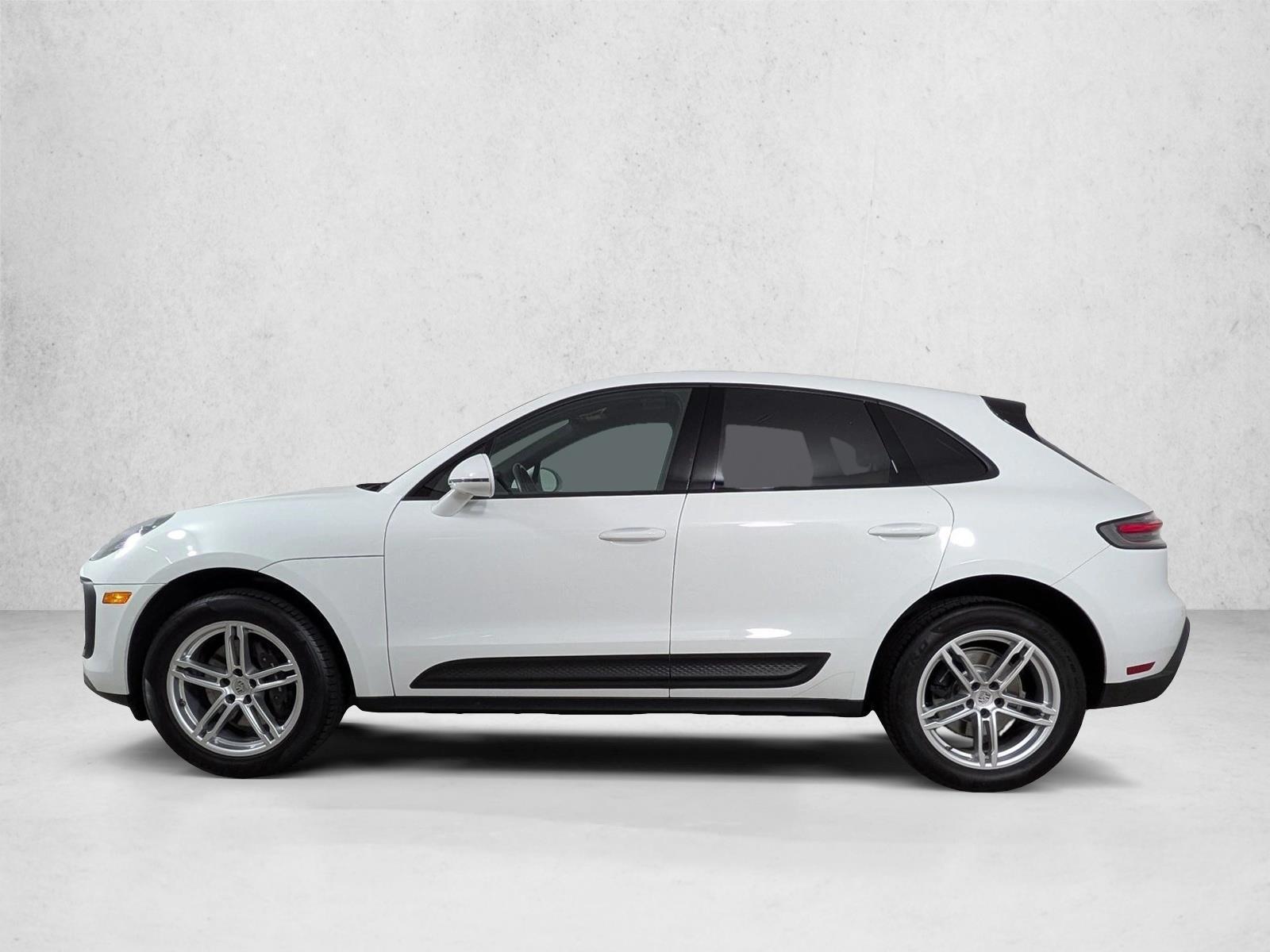 Thumbnail: 2023 Porsche Macan - 2