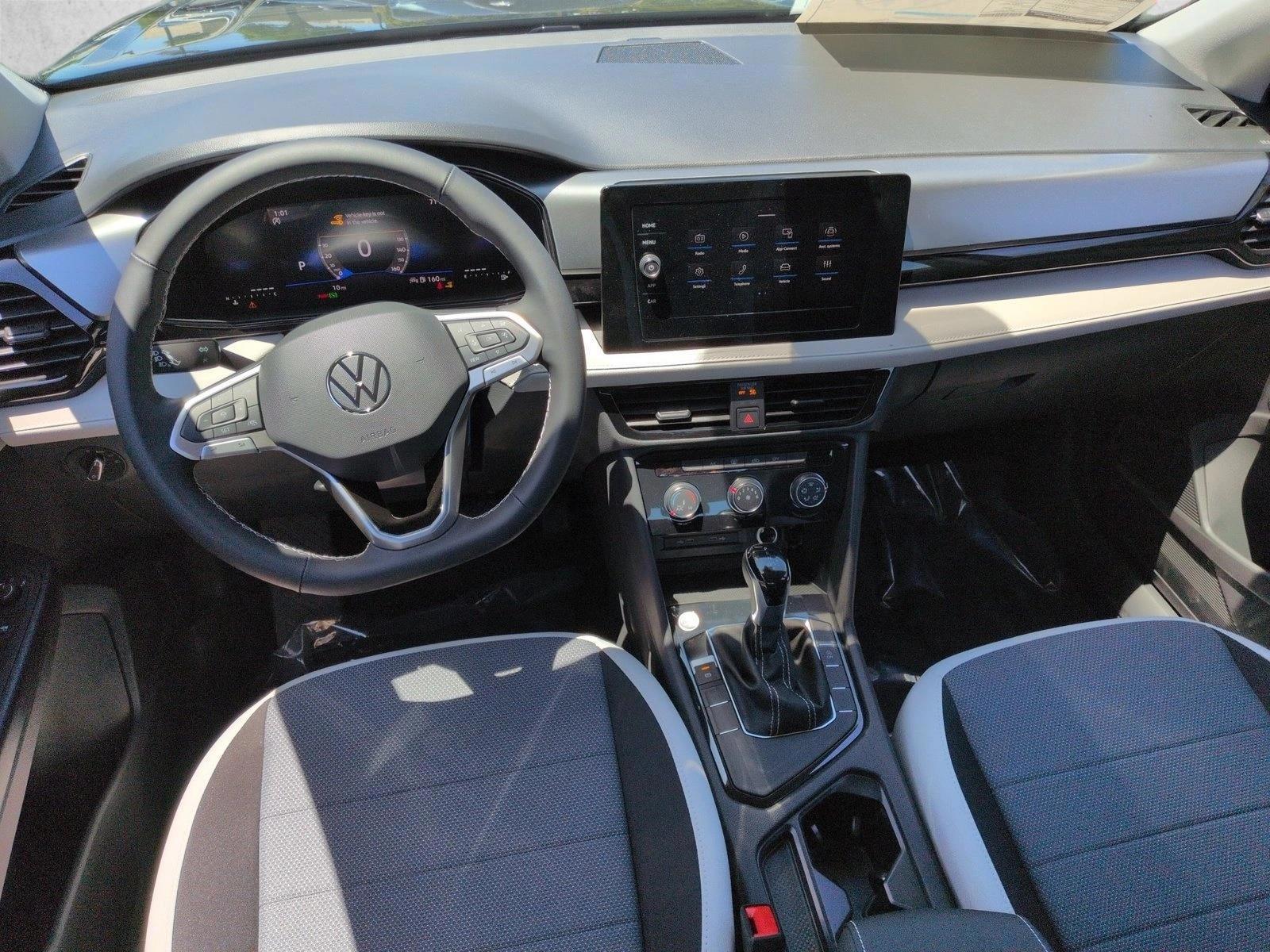 Thumbnail: 2026 Volkswagen Taos - 4