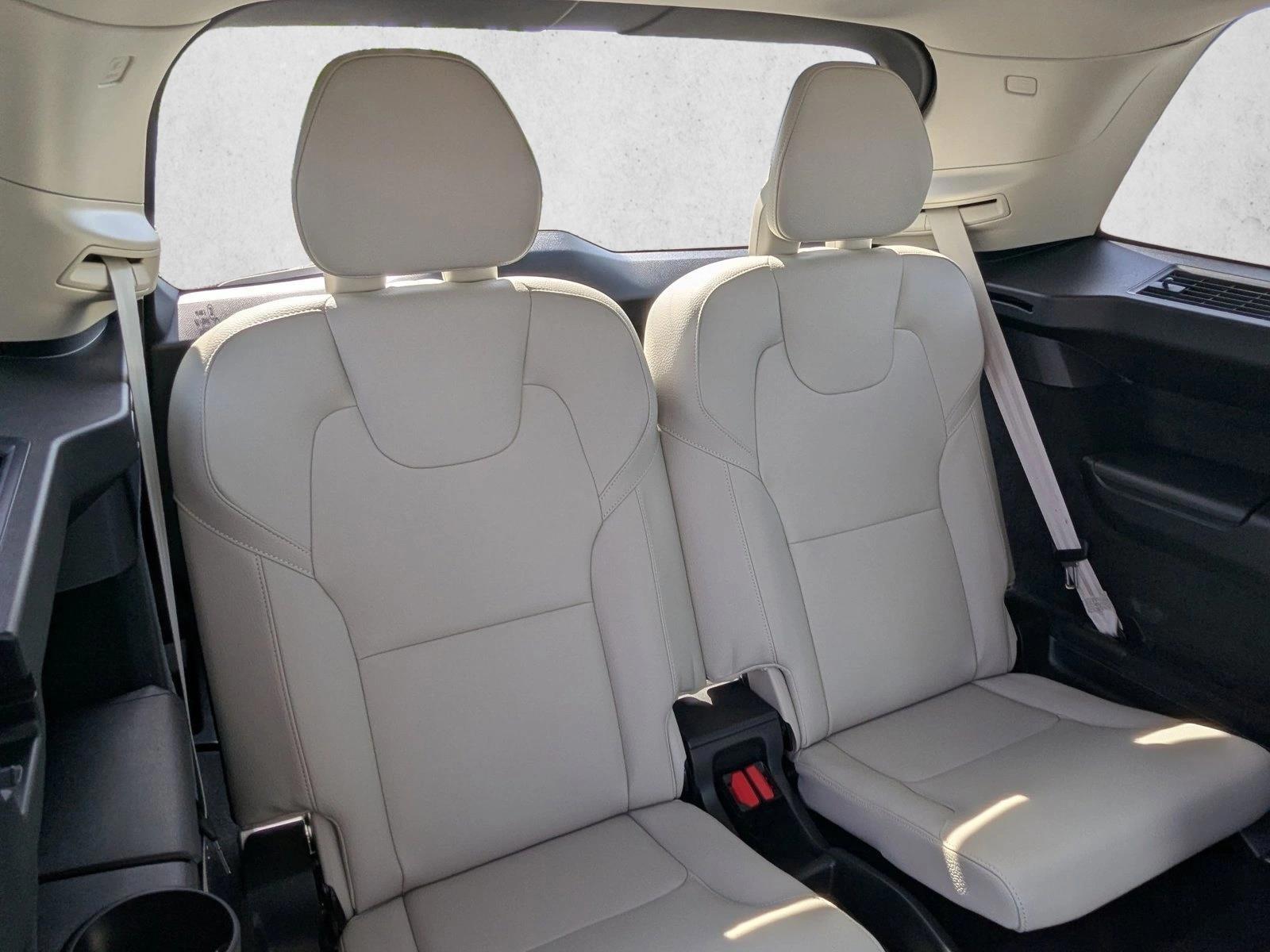 2025 Volvo XC90 Plus - Photo 20