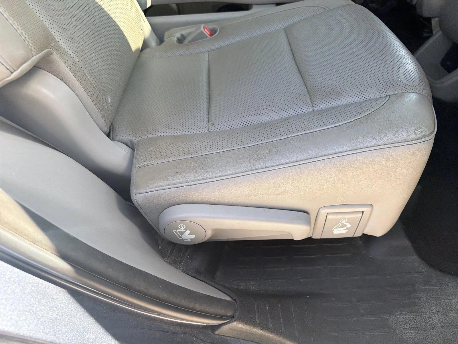 Thumbnail: 2016 Toyota Highlander - 3