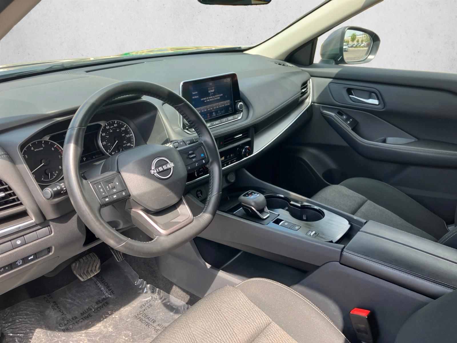2025 Nissan Rogue SV - Photo 10