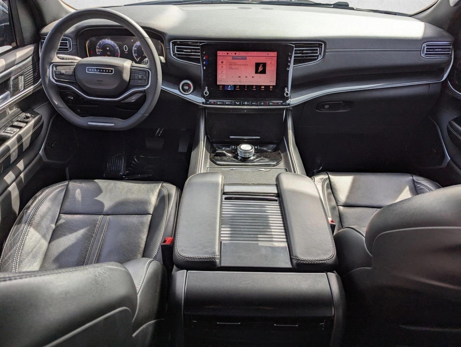 Thumbnail: 2022 Jeep Wagoneer - 3